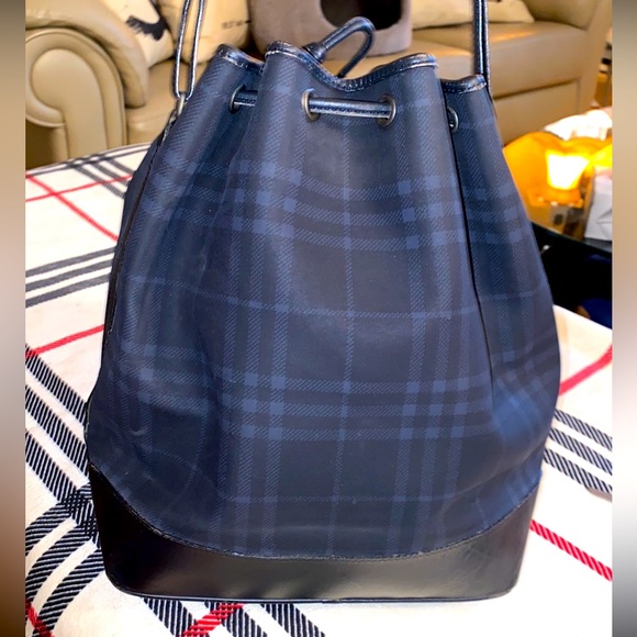 Authentic vintage Burberry bucket bag - Picture 2 of 13